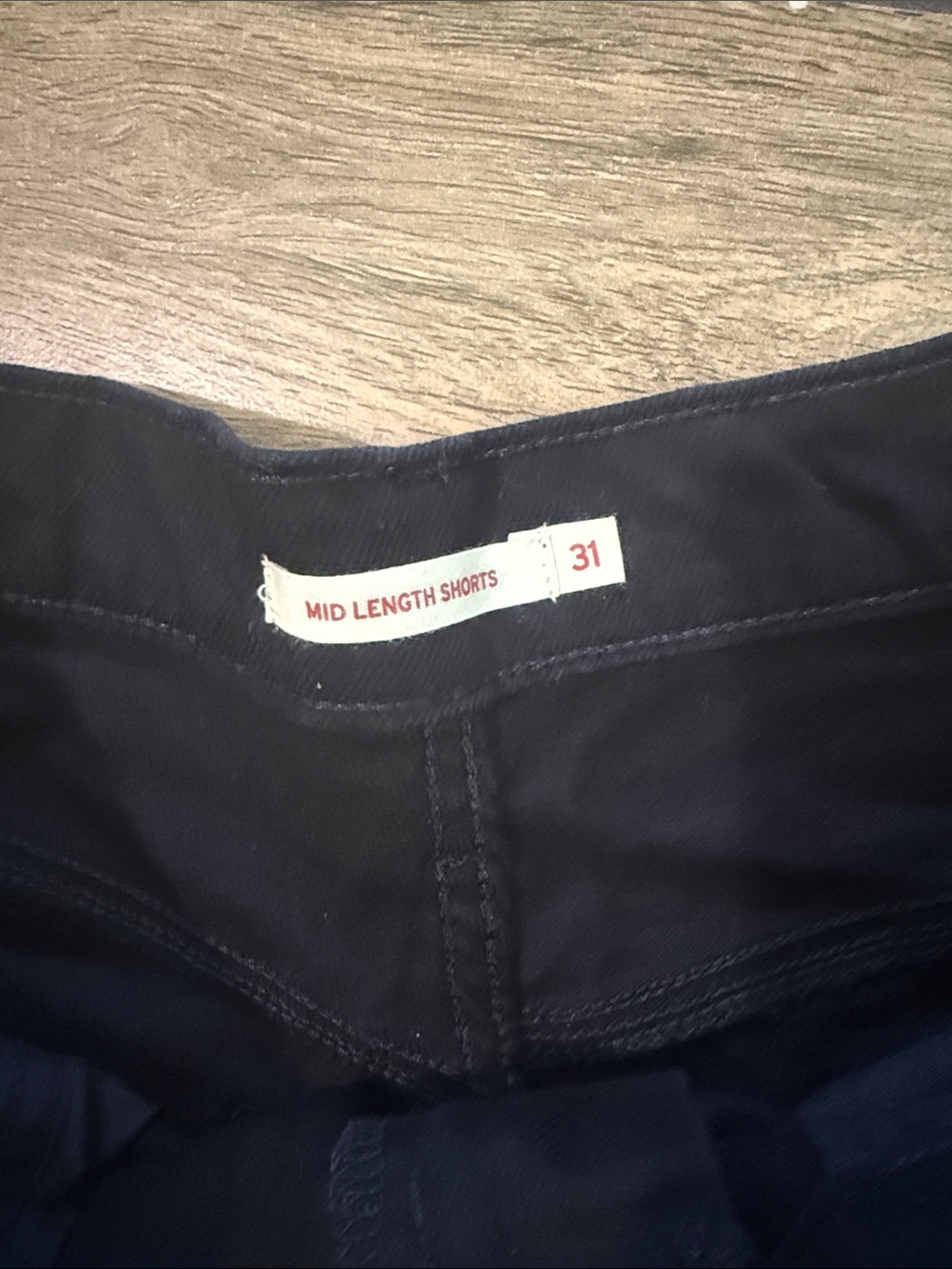 Levis Mid Lenth Womens Shorts Size 31 Levi Strauss - Picture 4 of 7